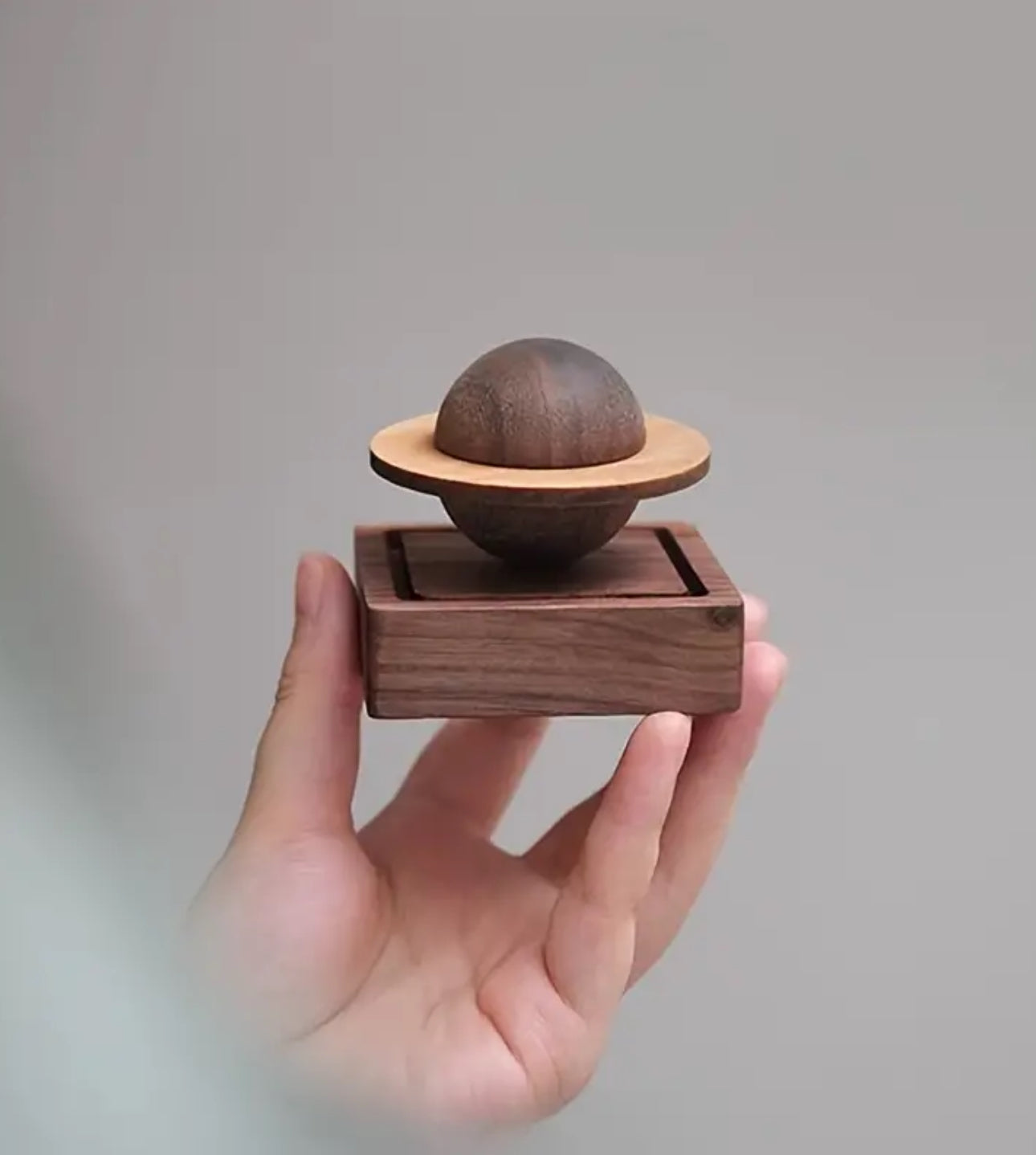 Planet shaped Wooden Essential Oil Diffuser, Planet Shaped Magnetic Walnut Wood Aroma Diffuser